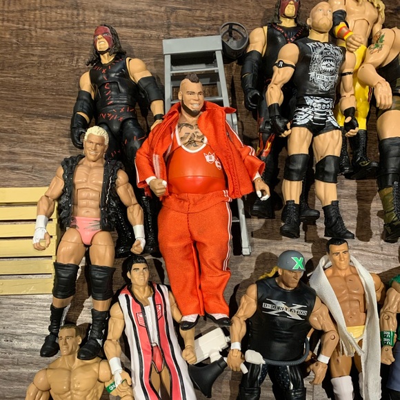 WWE ACTION FIGURES - Picture 3 of 6